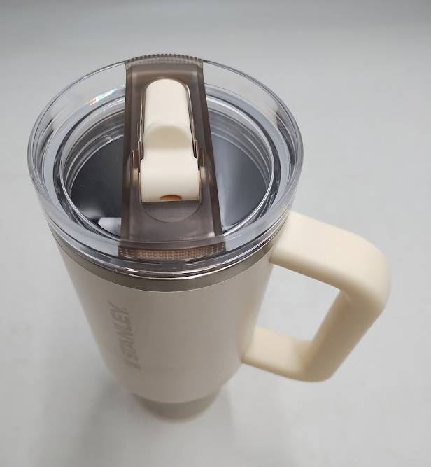 Stanley 40 oz Stainless Steel Quencher Pro Tour Tumbler Cream READ DESCRIPTION