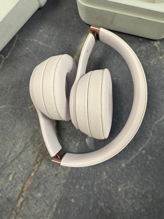 Beats Solo 4 Bluetooth Wireless On-Ear Headphones - Cloud Pink SEE DETAILS