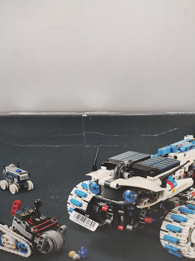 LEGO Technic Lunar Outpost Moon Rover Space Vehicle 42211.SEE DETAILS.