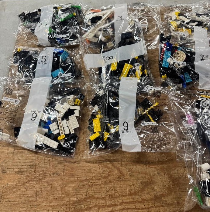 LEGO Art Keith Haring - Dancing Figures Building Set 31216 SEE DETAILS