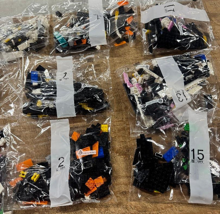 LEGO Art Keith Haring - Dancing Figures Building Set 31216 SEE DETAILS