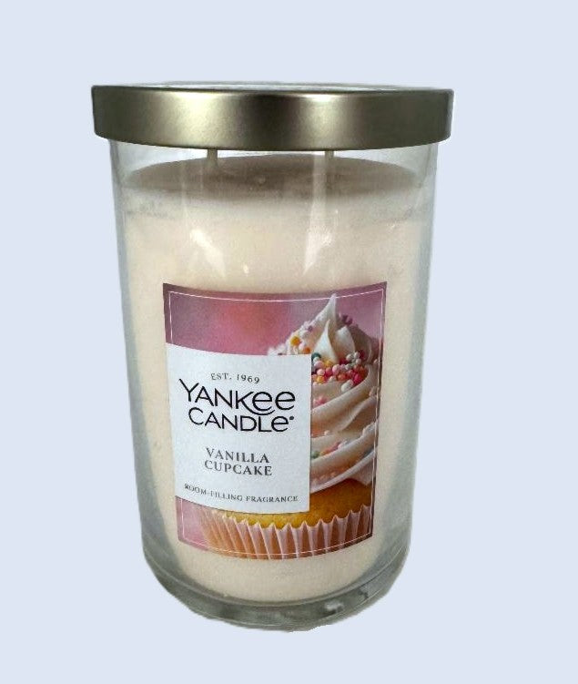20oz Signature Tumbler Vanilla Cupcake - Yankee Candle