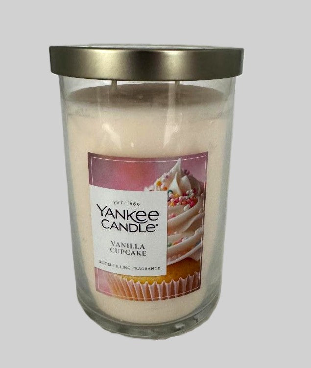 20oz Signature Tumbler Vanilla Cupcake - Yankee Candle