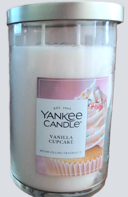 20oz Signature Tumbler Vanilla Cupcake - Yankee Candle
