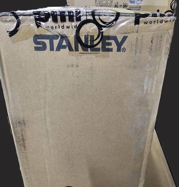 Stanley 40 oz H2.0 FlowState Quencher Tumbler Candy Cane Twist READ DESCRIPTION