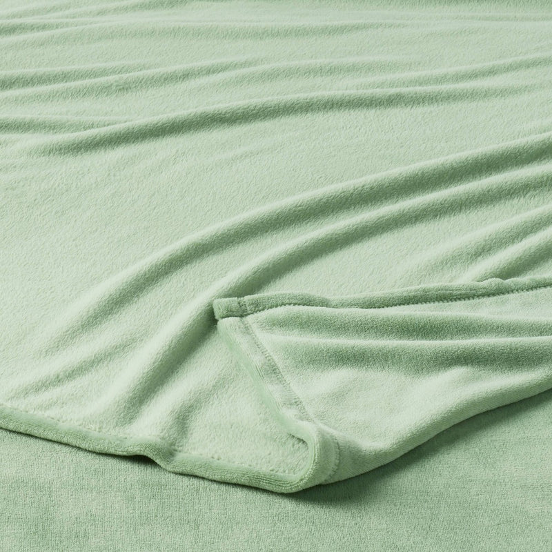 Twin/Twin XL Plush Blanket Sage Green - Room Essentials