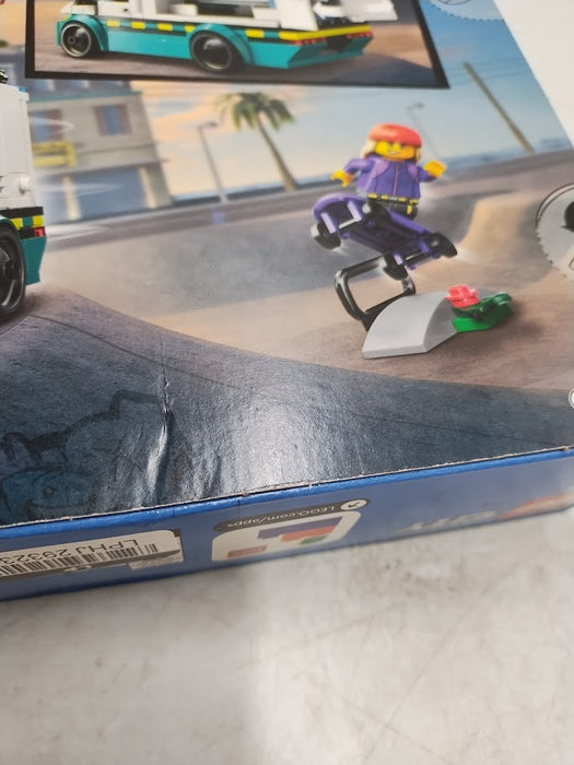 LEGO City Emergency Ambulance Building Toy with 2 Minifigures 60451 SEE DETAILS