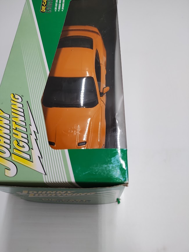 Johnny Lightning 2018 Ford Mustang GT Diecast Vehicle - 1:24 Scale SEE DETAILS