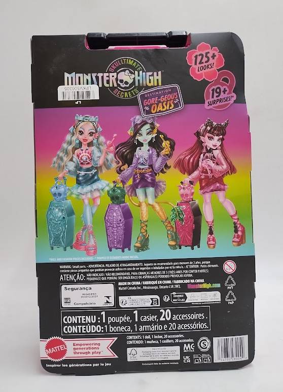 Monster High Skulltimate Secrets Gore-geous Oasis Playset, Draculaura Doll