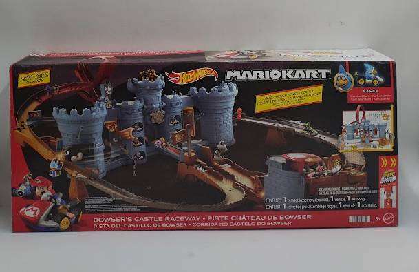 Hot Wheels Mario Kart Bowser's Castle Track Set with 1:64 Scale SEE DETAILS