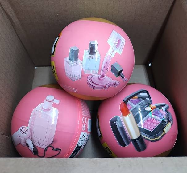 LOT OF 3 !! Zuru MAX Build More Premium Capsules - Beauty (LOCAL PICKUP ONLY)