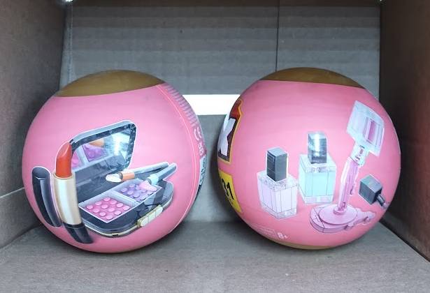 LOT OF 2 !! Zuru MAX Build More Premium Capsules - Beauty