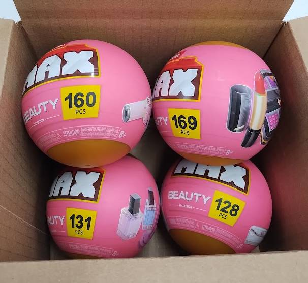 LOT OF 4 !! Zuru MAX Build More Premium Capsules - Beauty