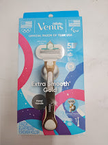 Venus Extra Smooth Gold 5-Blade Women's Razor with 2 Razor Blade Refills