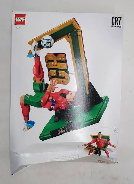 LEGO Editions Cristiano Ronaldo - Soccer Legend 43016 SEE DETAILS
