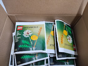 LOT OF 30 LEGO Botanicals Field Flowers Building Kit 30701