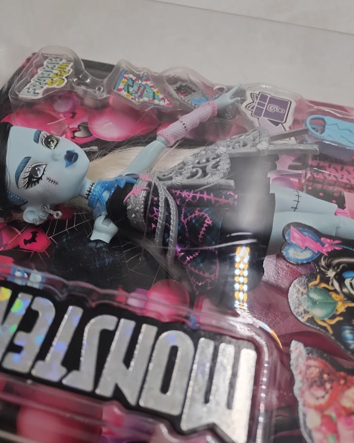 Monster High Scary Sweet Birthday Frankie Stein Doll SEE DETAILS
