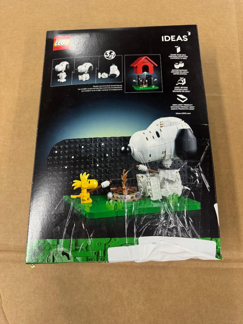 LEGO Ideas Peanuts: Snoopy's Doghouse Building Set 21368 SEE DETAILS OPEN BOX