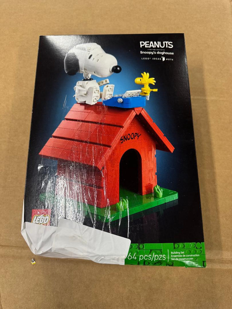 LEGO Ideas Peanuts: Snoopy's Doghouse Building Set 21368 SEE DETAILS OPEN BOX