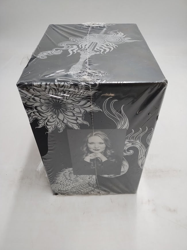 A Court of Thorns and Roses Hardcover Box Set SEE DETAILS