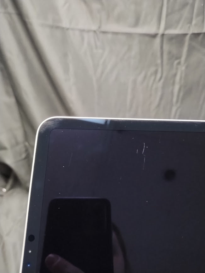 Apple Ipad Pro (11-Inch, Wi-Fi, 64GB) - Silver **PRE OWNED**