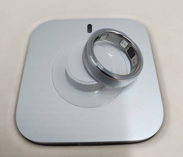 Oura Ring 5 Silver - Size 7 **PRE OWNED**