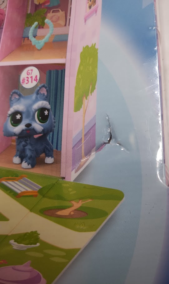 Littlest Pet Shop Pet Boutique - Collectible Figures Playset SEE DETAILS