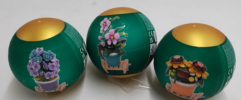 3 PACK Zuru MAX Build More Garden Capsule - Potted Plants