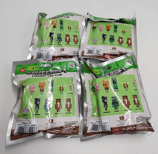 LOT OF 4 !! Monogram International EC 4 Bag Clip Minecraft S3 Figure