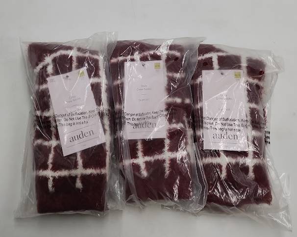 LOT OF 3 Women's Socks - Auden Berry 4-10