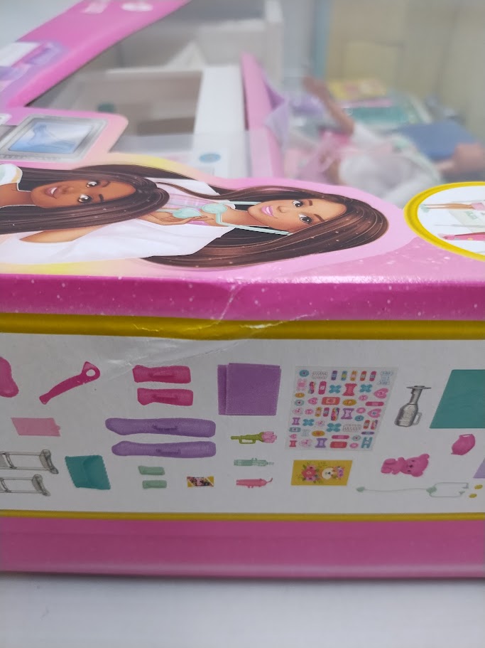 Barbie Careers Fast Cast Clinic Playset SEE DETAILS