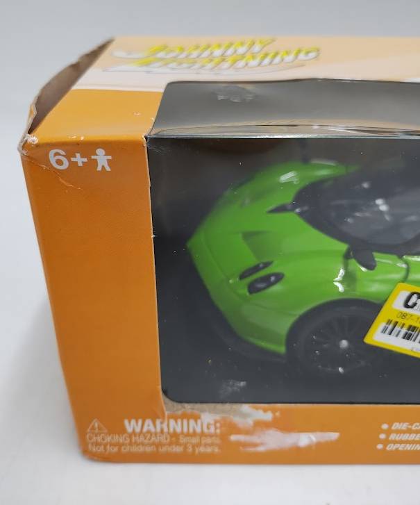 Johnny Lightning Pagani Huayra Roadster - 1:24 Scale SEE DETAILS