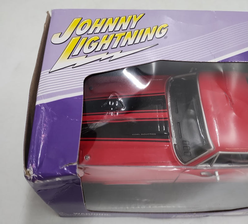 Johnny Lightning 1970 Chevy El Camino - 1:24 Scale SEE DETAILS