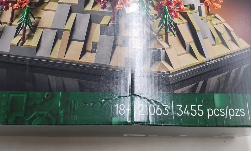 LEGO Architecture Neuschwanstein Castle 21063 *SEE DETAILS* (LOCAL PICKUP ONLY)