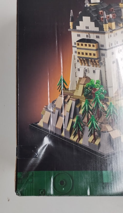 LEGO Architecture Neuschwanstein Castle 21063 *SEE DETAILS* (LOCAL PICKUP ONLY)