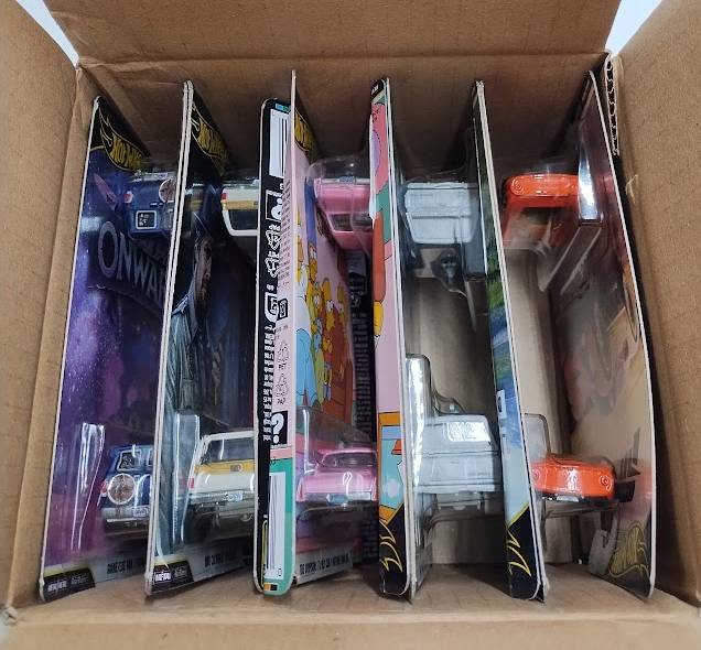 LOT OF 10!! Hot Wheels Toy Vehicle - WHOLE BOX - SEE DETAILS