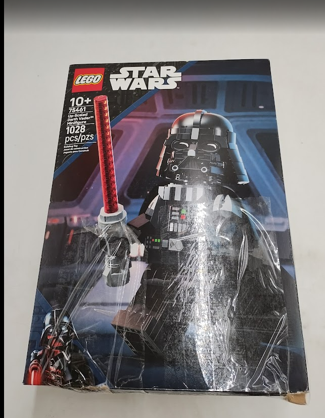 LEGO Star Wars Up-Scaled Darth Vader Minifigure 75461 SEE DETAILS