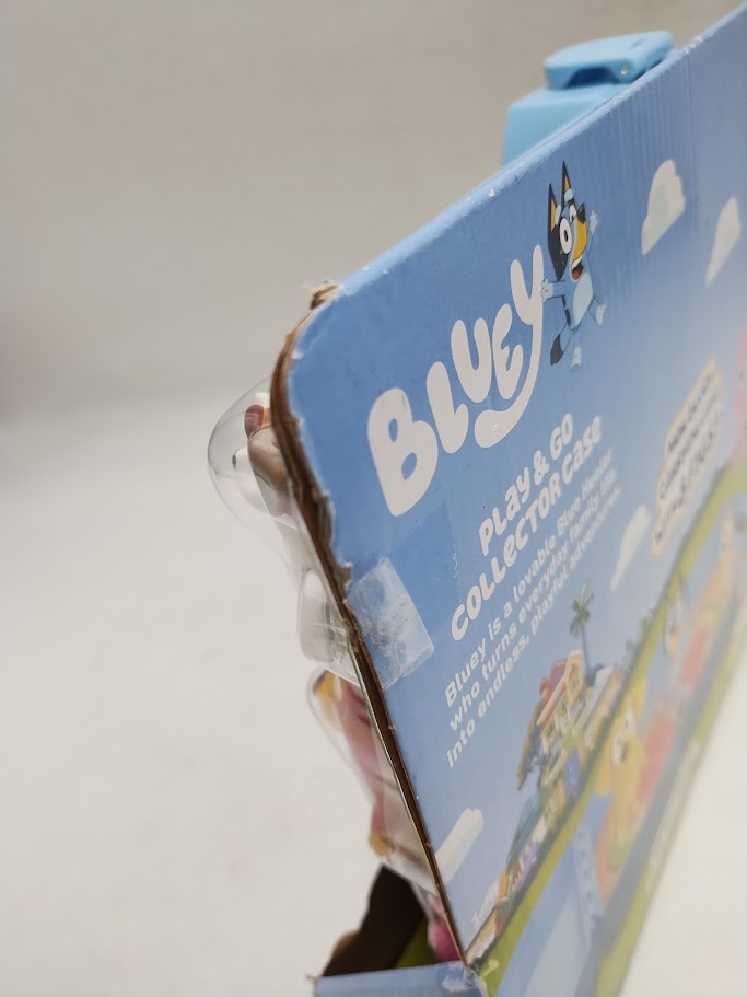 Bluey Play & Go Collector Case with Figures (Target Exclusive) SEE DETAILS