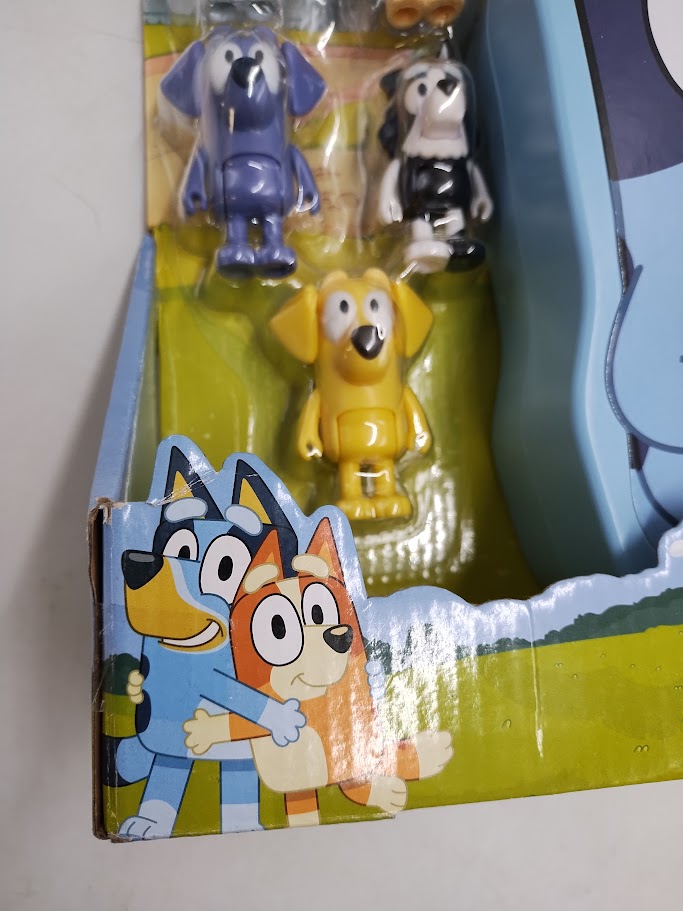 Bluey Play & Go Collector Case with Figures (Target Exclusive) SEE DETAILS