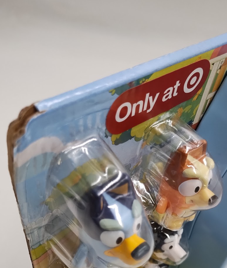Bluey Play & Go Collector Case with Figures (Target Exclusive) SEE DETAILS
