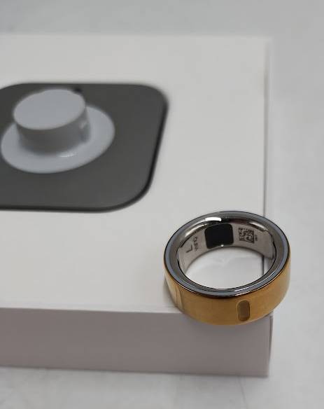 Oura Ring 4 Gold - Size 7 **PRE OWNED**