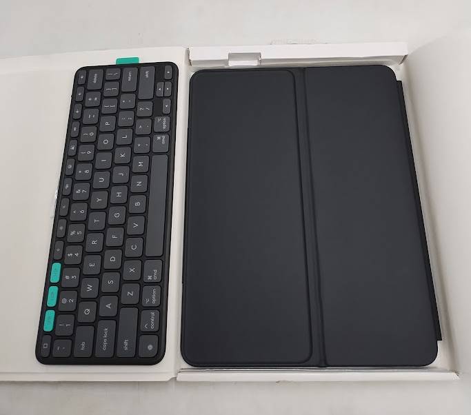 Logitech 13" Flip Folio for iPad Pro Air 13in **BRAND NEW, OPEN BOX**