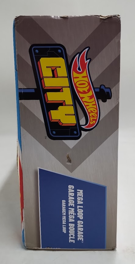 Hot Wheels Mega Loop Garage Playset 1 Die-Cast Car & 1 Helicopter SEE DETAILS