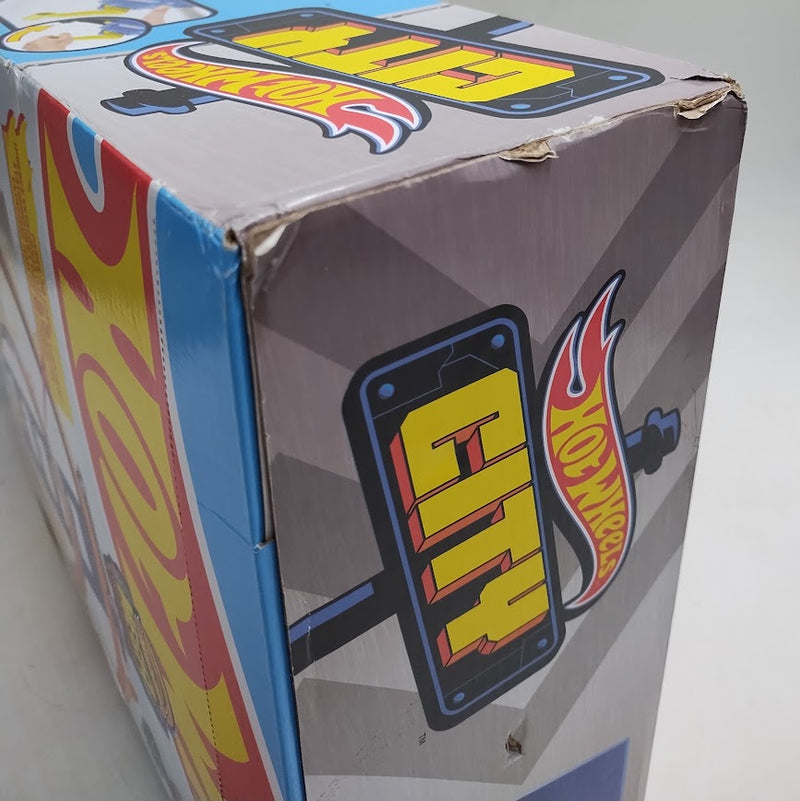 Hot Wheels Mega Loop Garage Playset 1 Die-Cast Car & 1 Helicopter SEE DETAILS