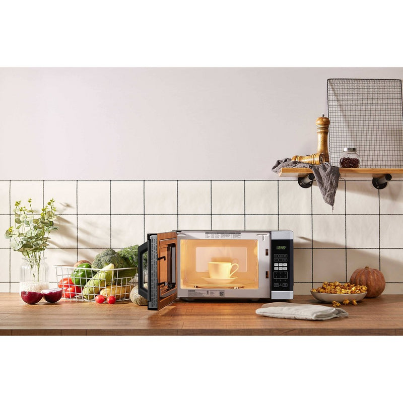BLACK+DECKER 0.9 cu ft 900W Microwave Oven - Stainless Steel (LOCAL PICKUP ONLY)