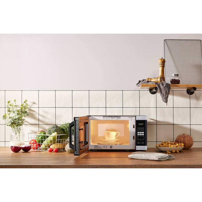 BLACK+DECKER 0.9 cu ft 900W Microwave Oven - Stainless Steel (LOCAL PICKUP ONLY)