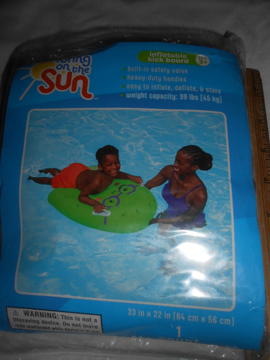 Bring On The Sun Kids Inflatable Kick Board w/ heavy duty Handles ages 3+ Green