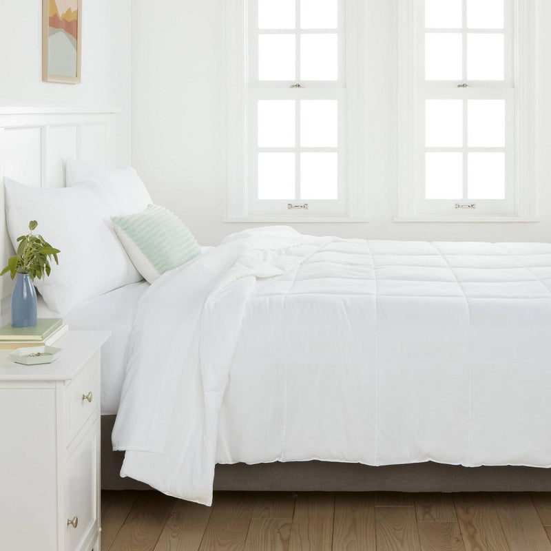 King All Season Comforter Insert White - Room Essentials