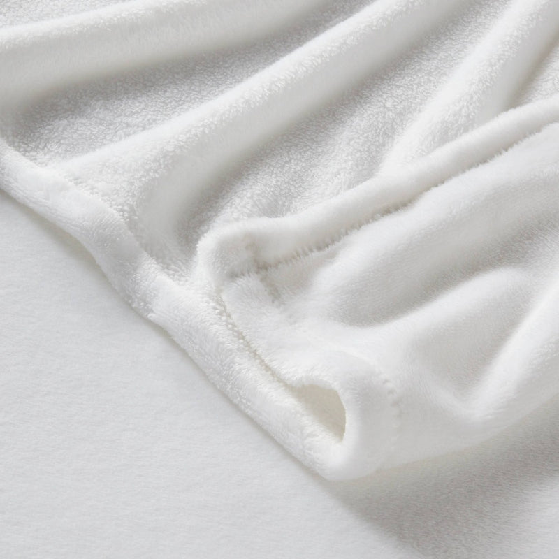 Twin/Twin XL Solid Plush Bed Blanket True White - Room Essentials