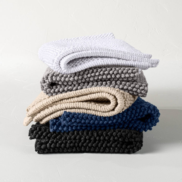 21"x34" Textured Bath Mat White - Casaluna